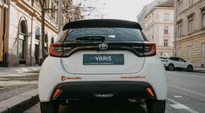 Dáme jídlo přidává do své flotily hybridní Yaris